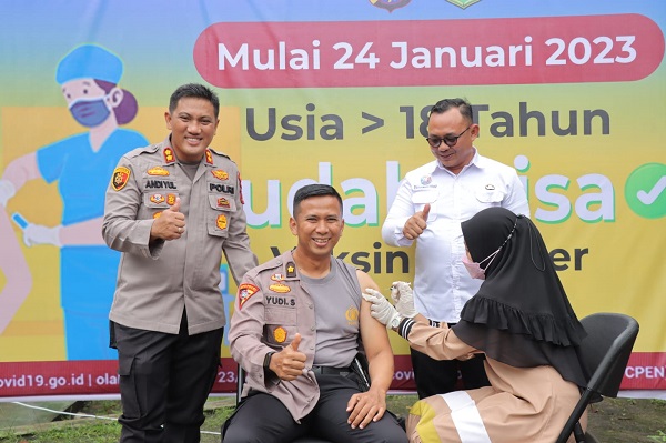 Polres Meranti dan GP Ansor Laksanakan Vaksinasi Booster Kedua